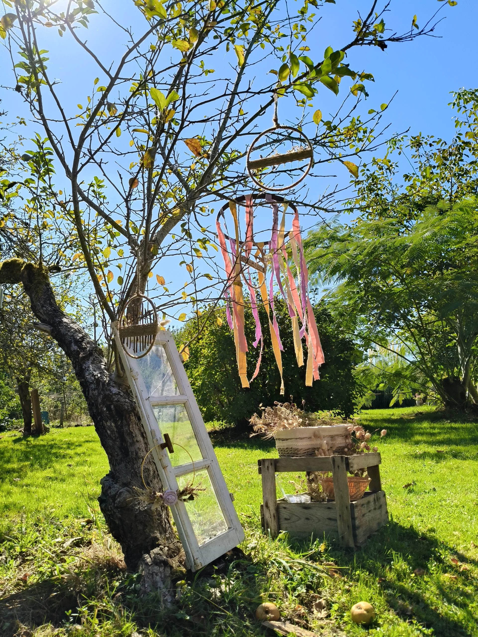 Agenda des ateliers et retraites créatives - O detours d'un voyage - fleurs séchées lors d'un EVJF dans un lieu calme et naturel