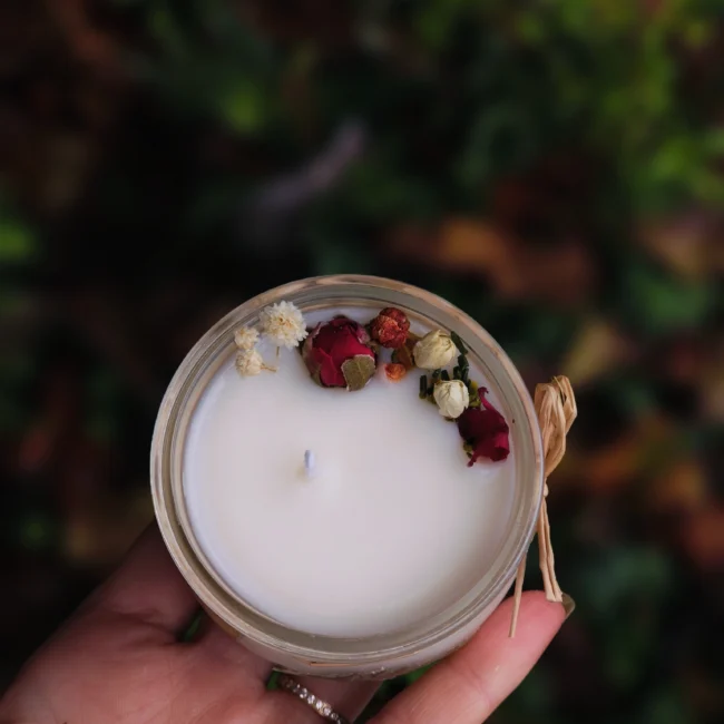 cadeaux invités mariage, bougie fleurs séchées
