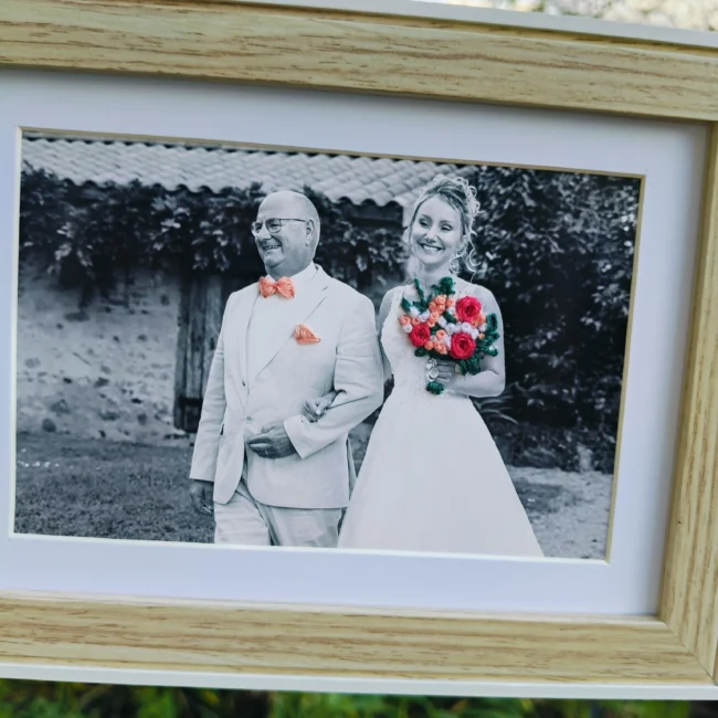 cadeau de mariage, un souvenir brodé à la main