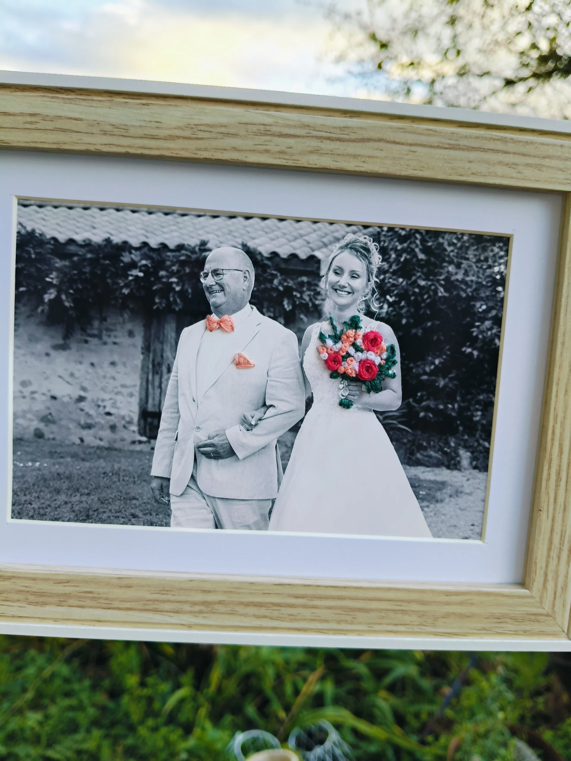 cadeau de mariage, un souvenir brodé à la main