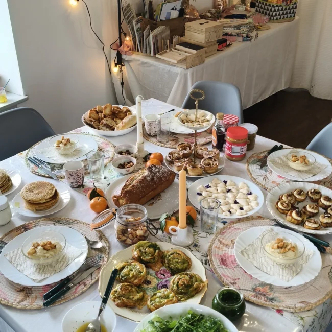 Repas colorés et végétariens pour vos échappées créatives