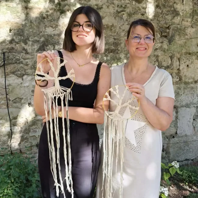 Ateliers créatifs macramé à Niort pour créer un arbre de vie